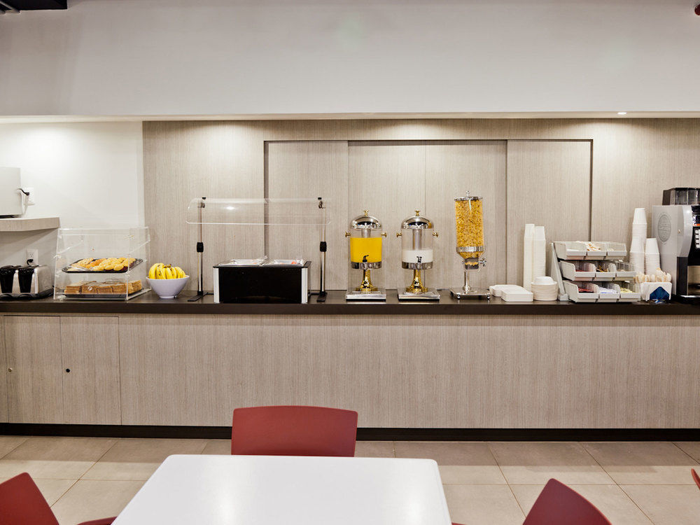 Hotel Express Junior Aeropuerto
